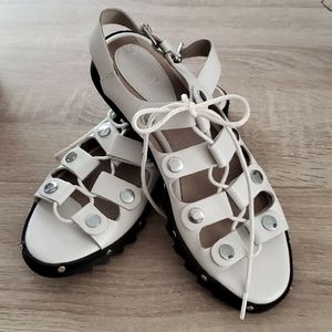 NWOT  Bussola gladiator sandal. 39.